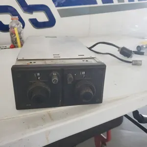 40550-0001 Cessna 172M  Radio + Mounting Tray Aircraft Box#54